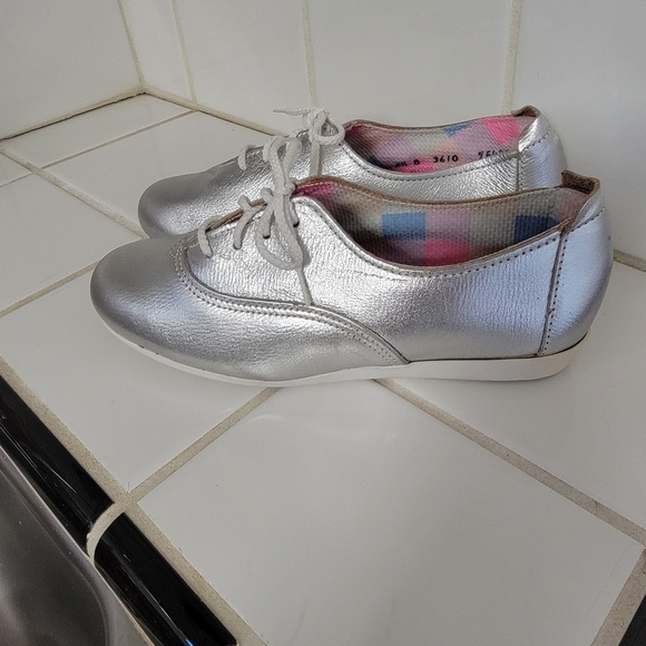Cute Easy Times Silver Shoes - Picture 6 of 13
